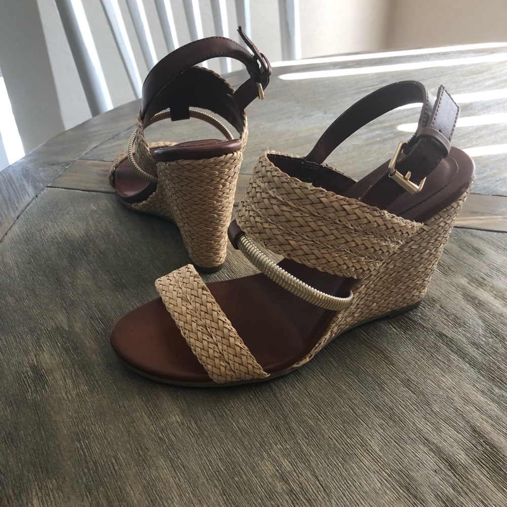Mia Wedge Sandal 6.5